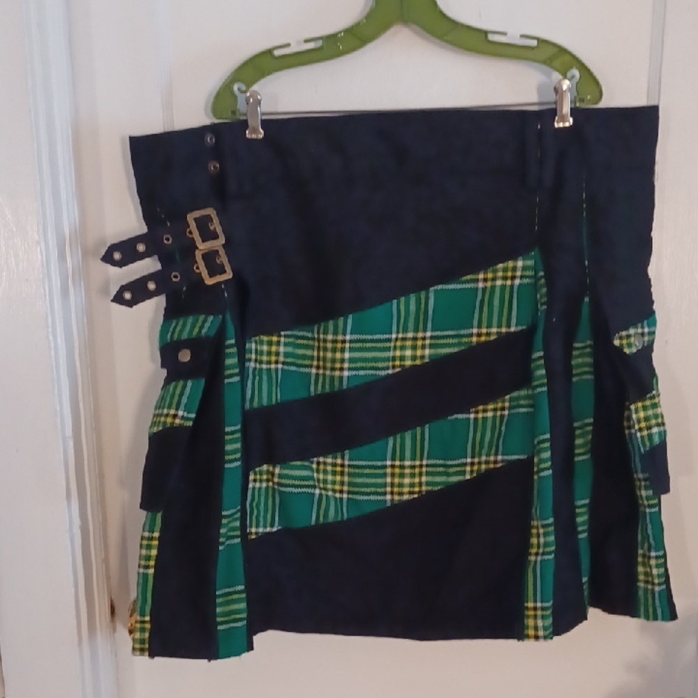 DDS Kilt Plaid Green and Black Tartan Kilt Size 50